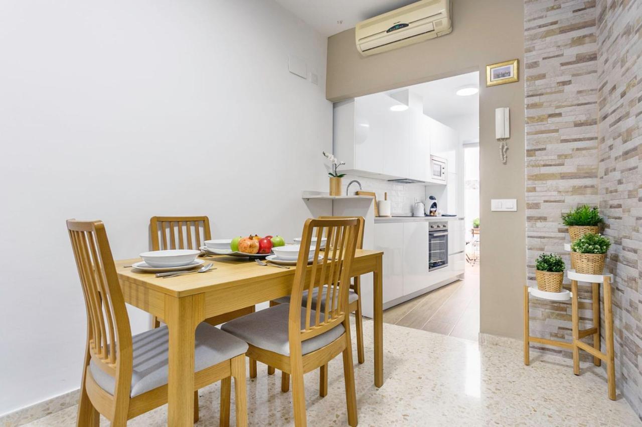 Apartamentos Sta María La Blanca Sevilla Exterior foto