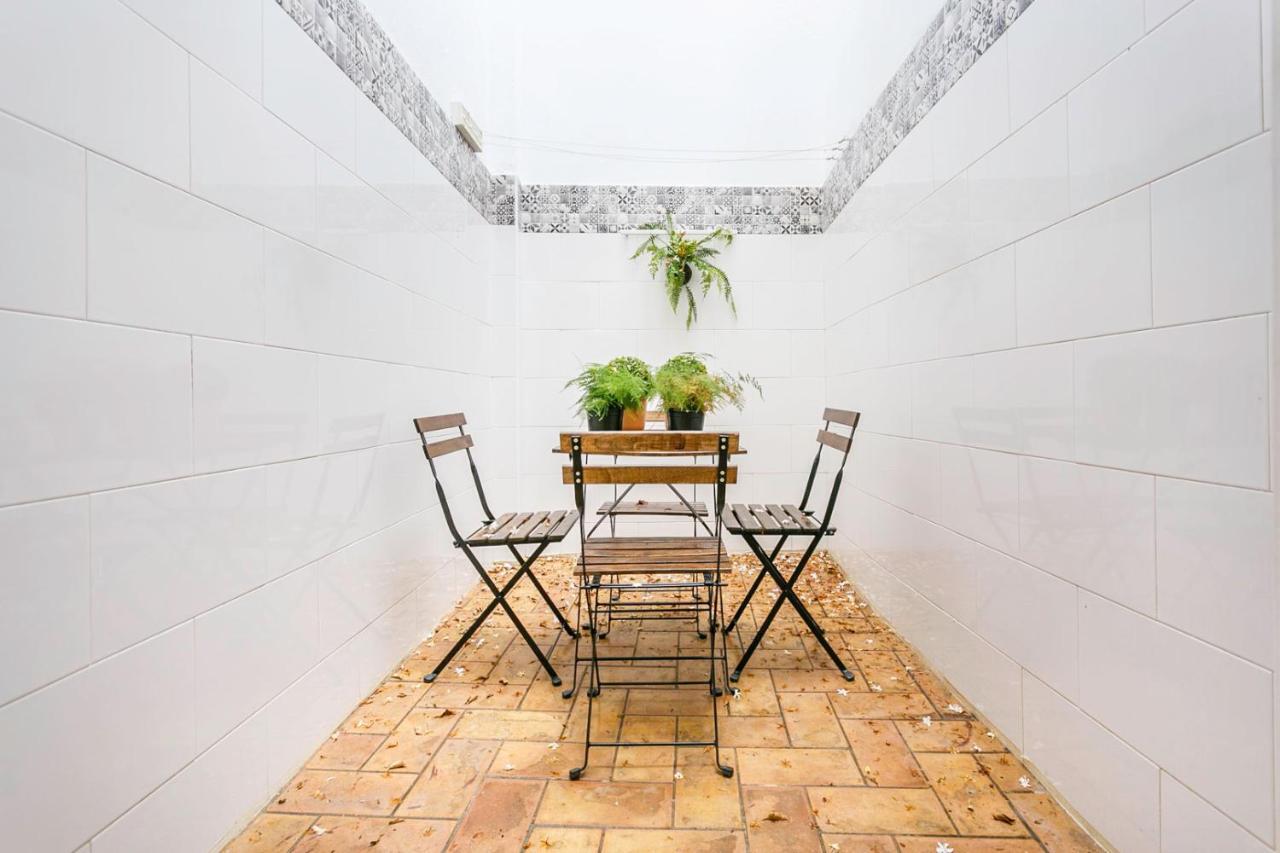 Apartamentos Sta María La Blanca Sevilla Exterior foto
